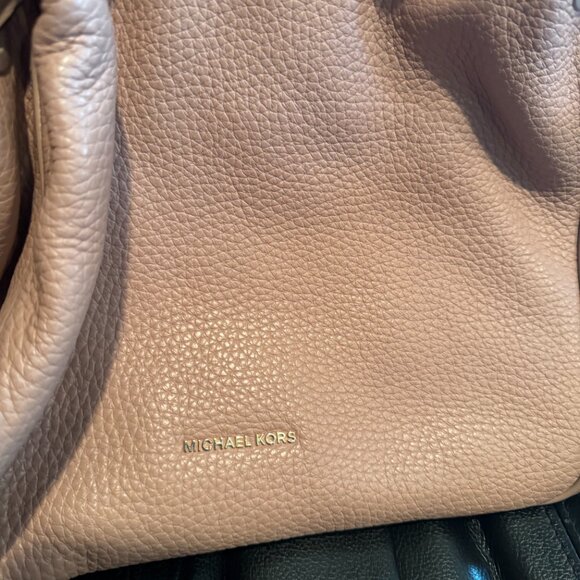 Michael Kors Dalia Large Shoulder bag in Fawn Pink - Picture 8 of 10